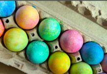 Najlakši način da farbate uskršnja jaja sa decom: Sve što vam treba je pirinač, prehrambena boja i plastična kesa